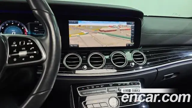 Mercedes-Benz E-Class 2020 — Фото 13/20