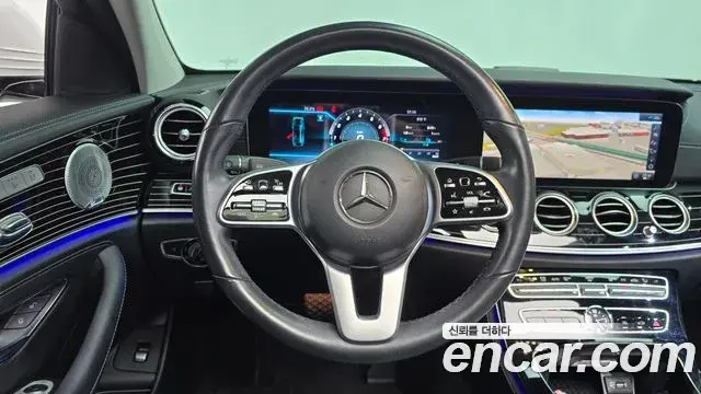 Mercedes-Benz E-Class 2020 — Фото 14/20