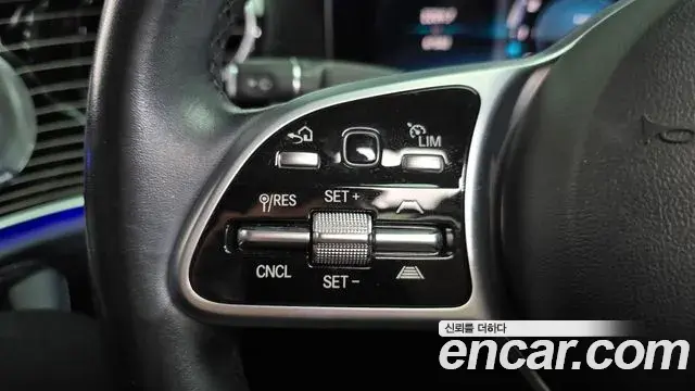 Mercedes-Benz E-Class 2020 — Фото 17/20
