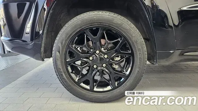Jeep Grand Cherokee 2021 — Şəkil 32/32
