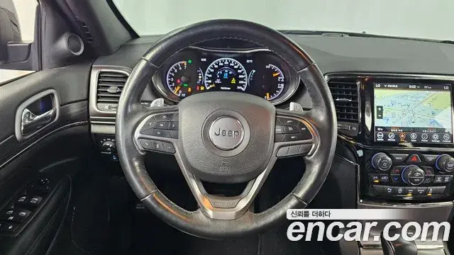 Jeep Grand Cherokee 2021 — Şəkil 12/32