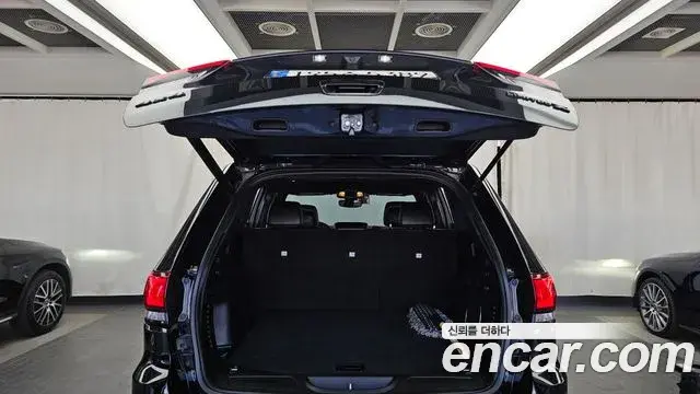 Jeep Grand Cherokee 2021 — Şəkil 29/32
