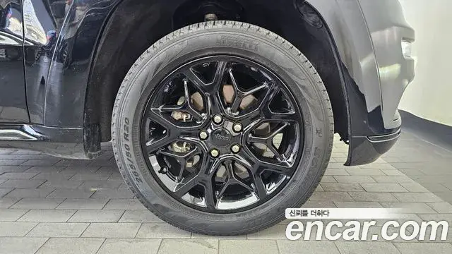 Jeep Grand Cherokee 2021 — Şəkil 5/32