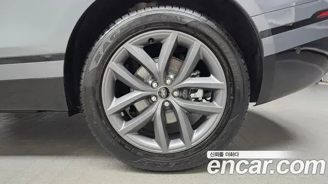 Land Rover Range Rover Velar 2025 — Şəkil 31/34