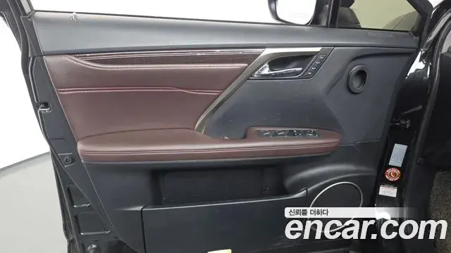 Lexus RX450h 2020 — Photo 22/36