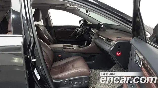 Lexus RX450h 2020 — Photo 27/36