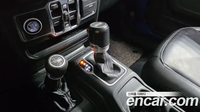 Jeep Wrangler 2021 — Фото 9/20