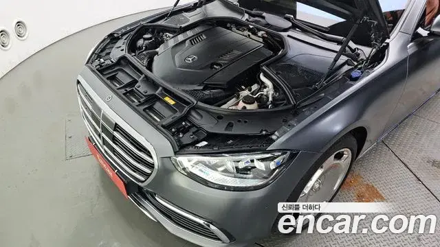 Mercedes-Benz S-Class 2023 — Фото 6/20