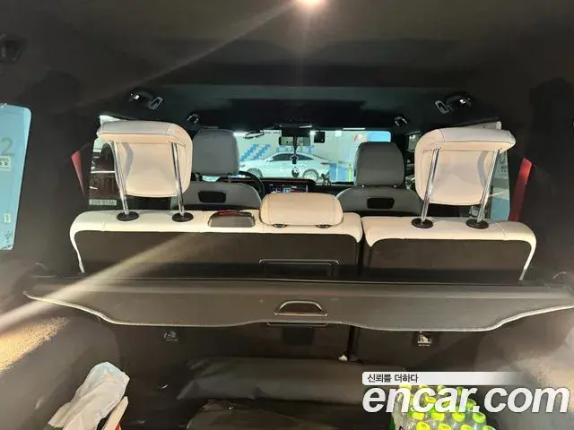 Mercedes-Benz G-Class 2023 — Photo 12/12