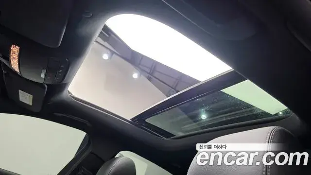 Mercedes-Benz E-Class 2022 — Photo 17/20