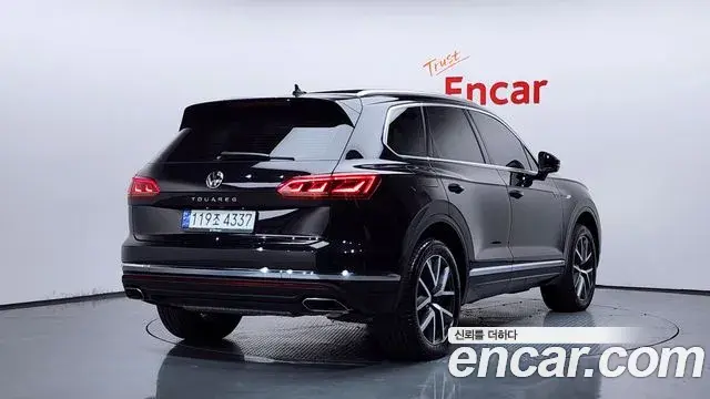 Volkswagen Touareg 2023 — Photo 11/37