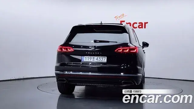 Volkswagen Touareg 2023 — Photo 24/37