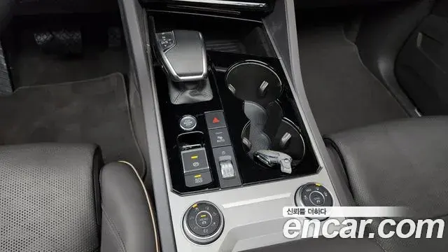 Volkswagen Touareg 2023 — Photo 14/37