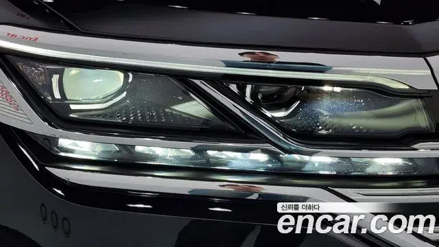 Volkswagen Touareg 2023 — Photo 31/37