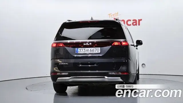 Kia Carnival 2023 — Фото 4/20