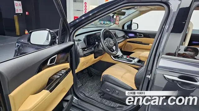 Kia Carnival 2023 — Фото 10/20