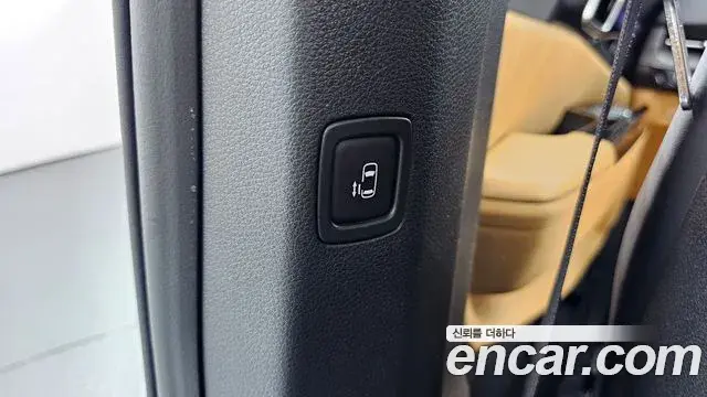 Kia Carnival 2023 — Фото 18/20