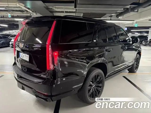 Cadillac Escalade 2022 — Photo 8/20