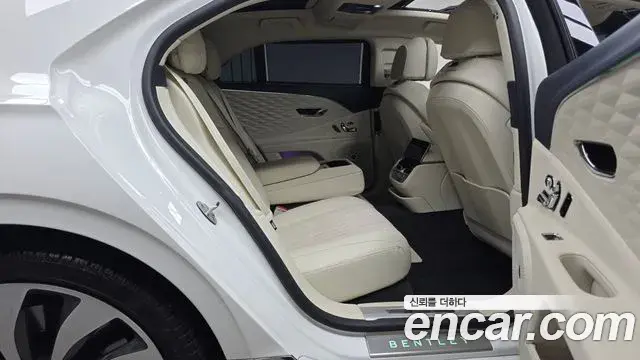 Bentley Flying Spur 2022 — Şəkil 24/33