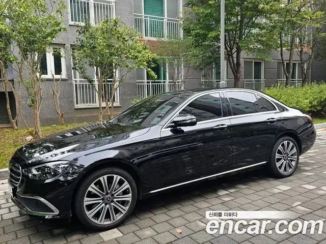 Mercedes-Benz E-Class 2022 — Фото 10/20