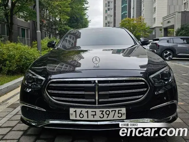 Mercedes-Benz E-Class 2022 — Фото 2/20