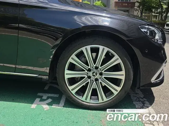 Mercedes-Benz E-Class 2022 — Фото 4/20