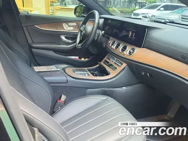 Mercedes-Benz E-Class 2022 — Фото 8/20