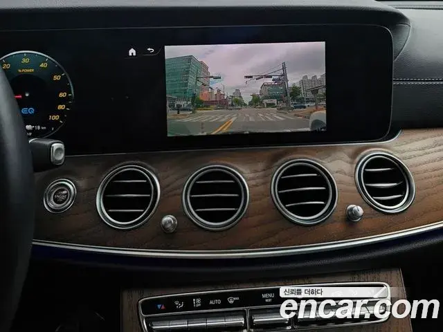 Mercedes-Benz E-Class 2022 — Фото 12/20