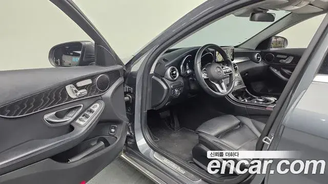 Mercedes-Benz C-Class 2019 — Фото 10/20