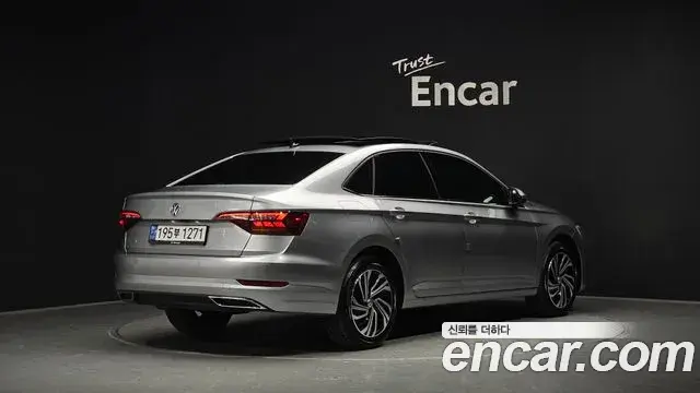 Volkswagen Jetta 2021 — Фото 2/20