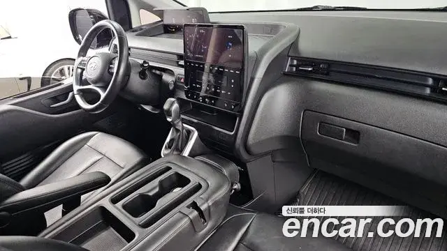 Hyundai Staria 2022 — Фото 7/20