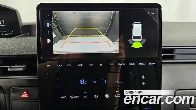 Hyundai Staria 2022 — Фото 17/20