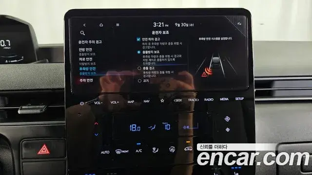 Hyundai Staria 2022 — Фото 18/20