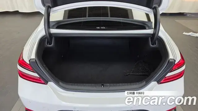 Genesis G70 2021 — Photo 31/32