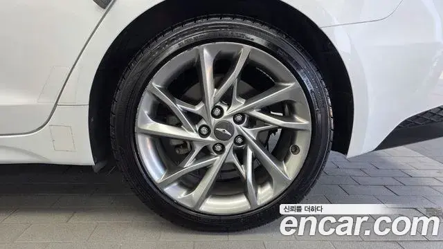 Genesis G70 2021 — Photo 14/32