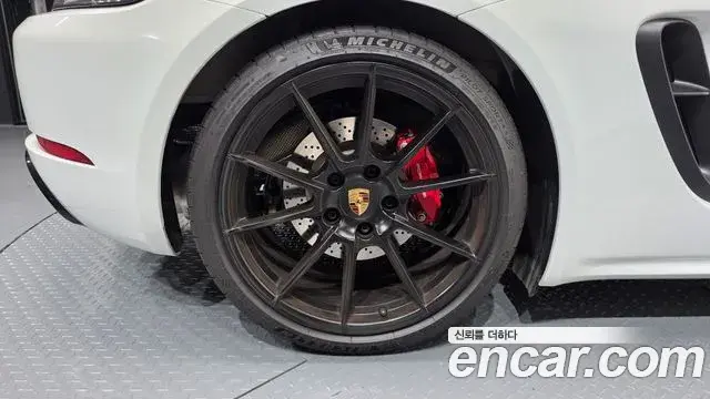 Porsche 718 Cayman 2023 — Photo 18/32