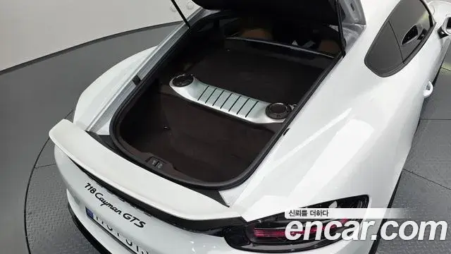 Porsche 718 Cayman 2023 — Photo 28/32