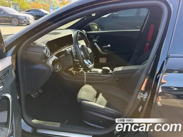 Mercedes-Benz A-Class 2023 — Фото 13/20