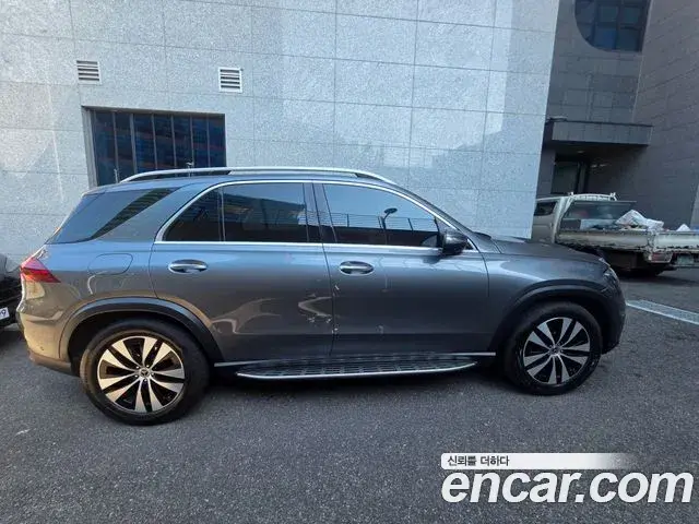 Mercedes-Benz GLE-Class 2025 — Photo 13/14