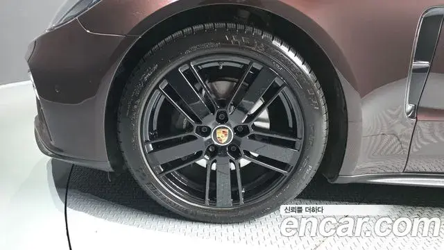 Porsche Panamera 2021 — Фото 5/20
