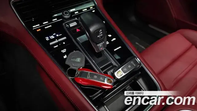 Porsche Panamera 2021 — Фото 9/20