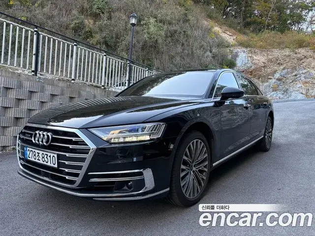 Audi A8 2021 — Фото 10/15