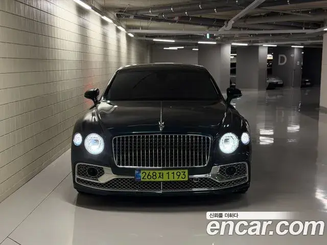 Bentley Flying Spur 2022 — ფოტო 1/19