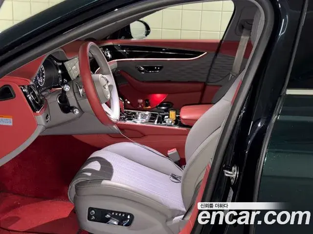 Bentley Flying Spur 2022 — ფოტო 13/19