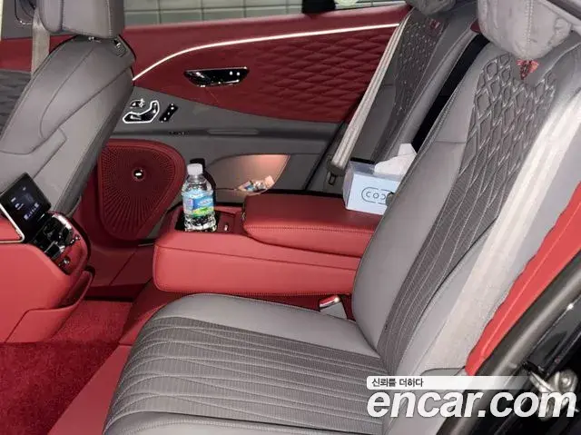 Bentley Flying Spur 2022 — ფოტო 7/19