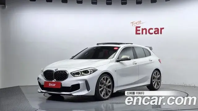 BMW 1 Series 2022 — Фото 1/20