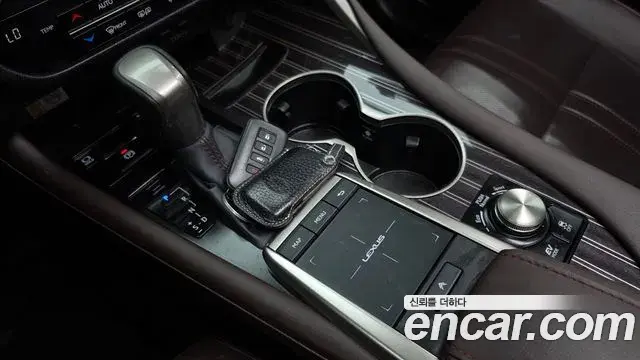 Lexus RX450h 2022 — Photo 15/40