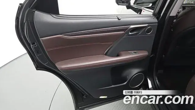 Lexus RX450h 2022 — Photo 21/40