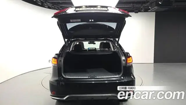 Lexus RX450h 2022 — Photo 26/40