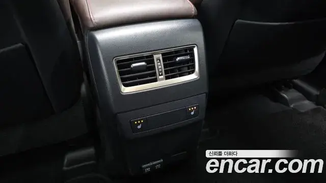 Lexus RX450h 2022 — Photo 38/40